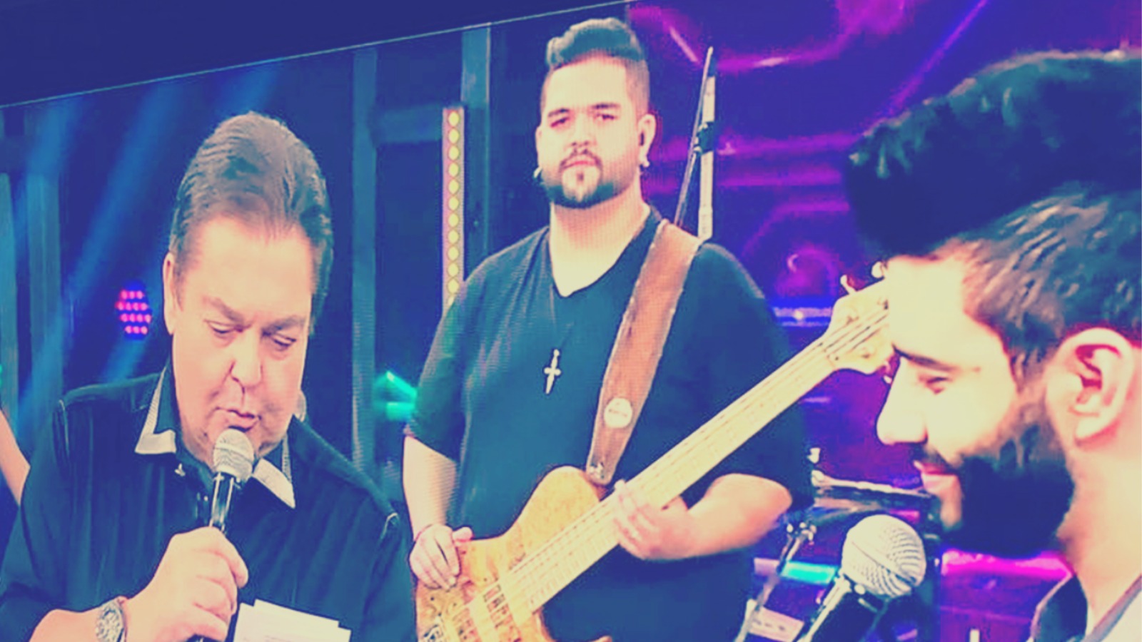 Fininho em apresentações ao vivo
